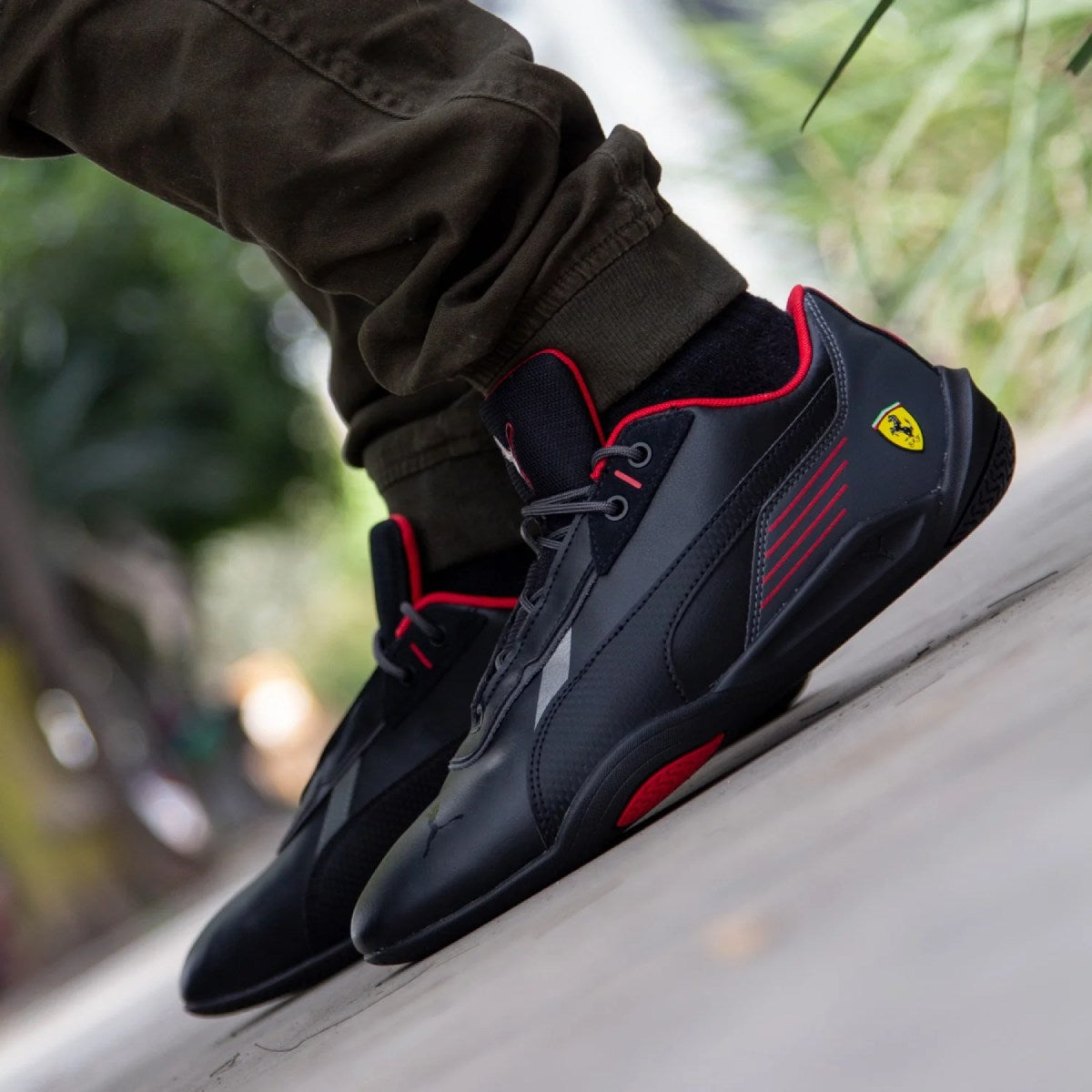 Tenis Puma Ferrari R-Cat Machina